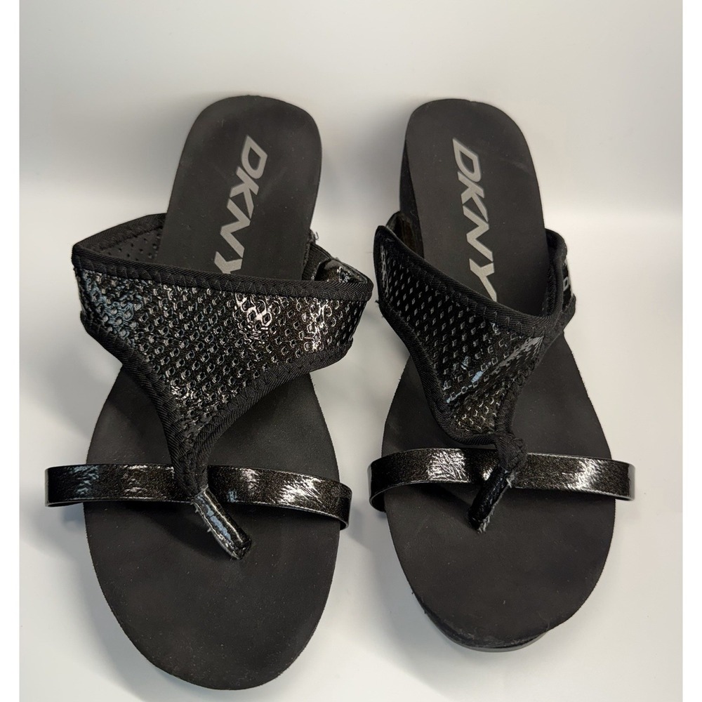 DKNY woman shoes Size 7 Used . Good.‎ 3" Platform